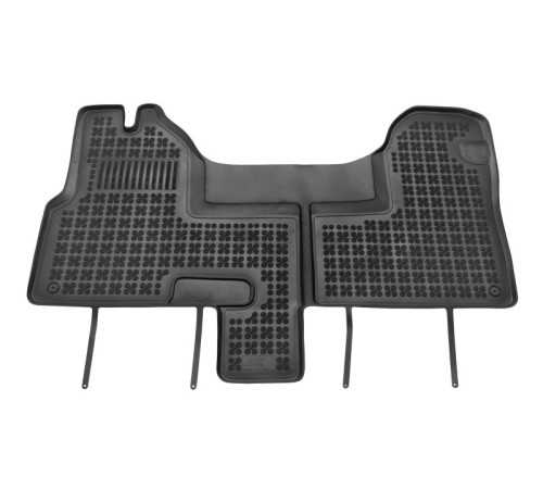 Iveco Daily no 2006 - priekšā - ar papildu materiālu vadītāja pusē