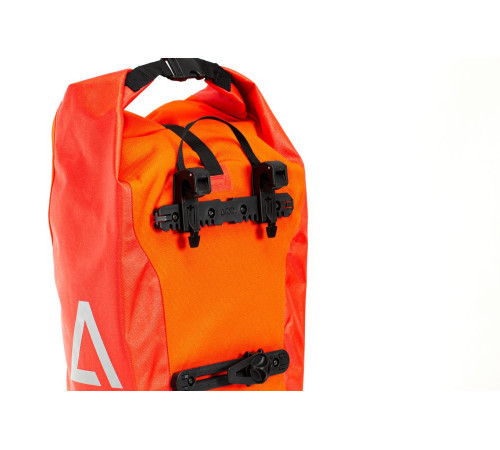 Soma par bagāžu ACID TRAVLR 15L flame'n'black