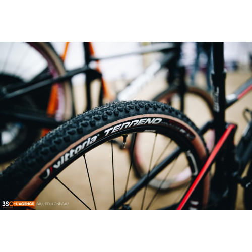 Tire 29" Vittoria Terreno TLR Fold 29x2.25 / 55-622 tan