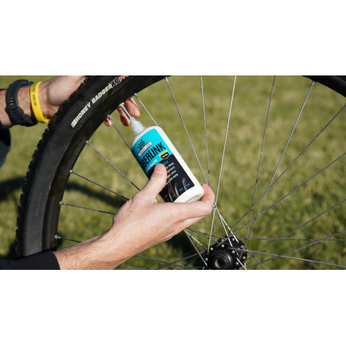 Tubeless tire sealant Finish Line FiberLink 240ml